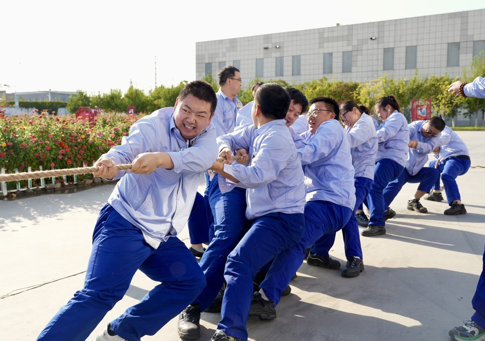 图为_拔河比赛现场照片（1）